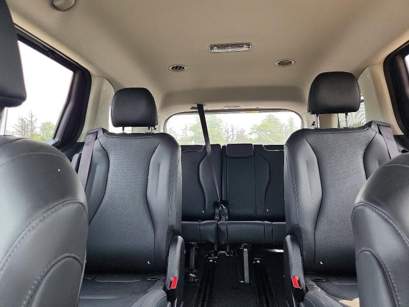 2025 KIA CARNIVAL EX 10