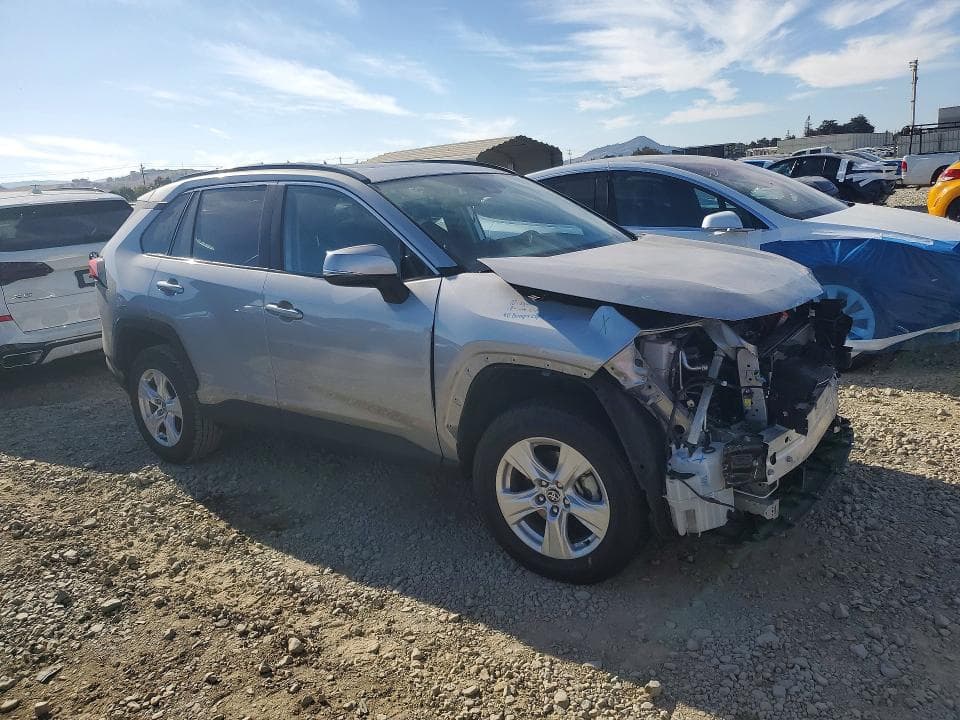 2021 TOYOTA RAV4 XLE 4