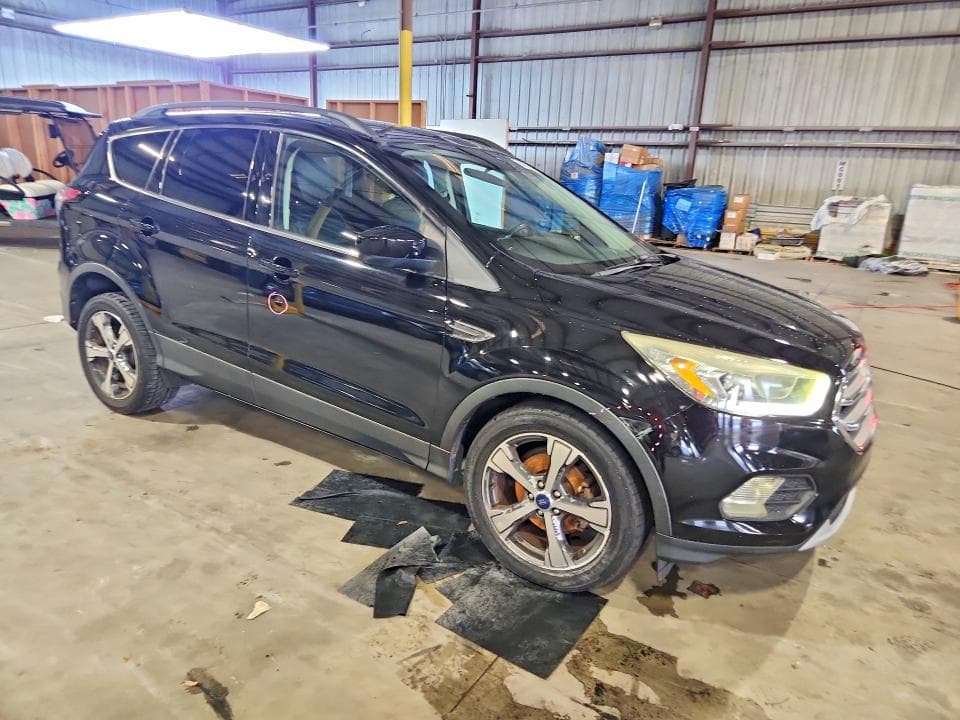 2017 FORD ESCAPE SE 4