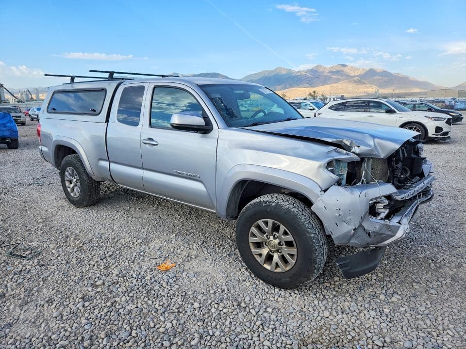 2017 TOYOTA TACOMA SR5 V6 4