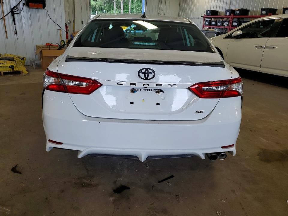 2019 TOYOTA CAMRY SE 6