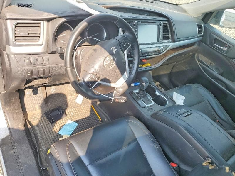 2019 TOYOTA HIGHLANDER XLE 8