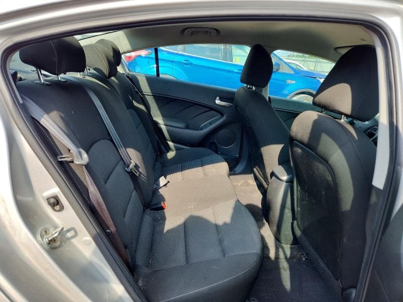 2017 KIA FORTE LX 10