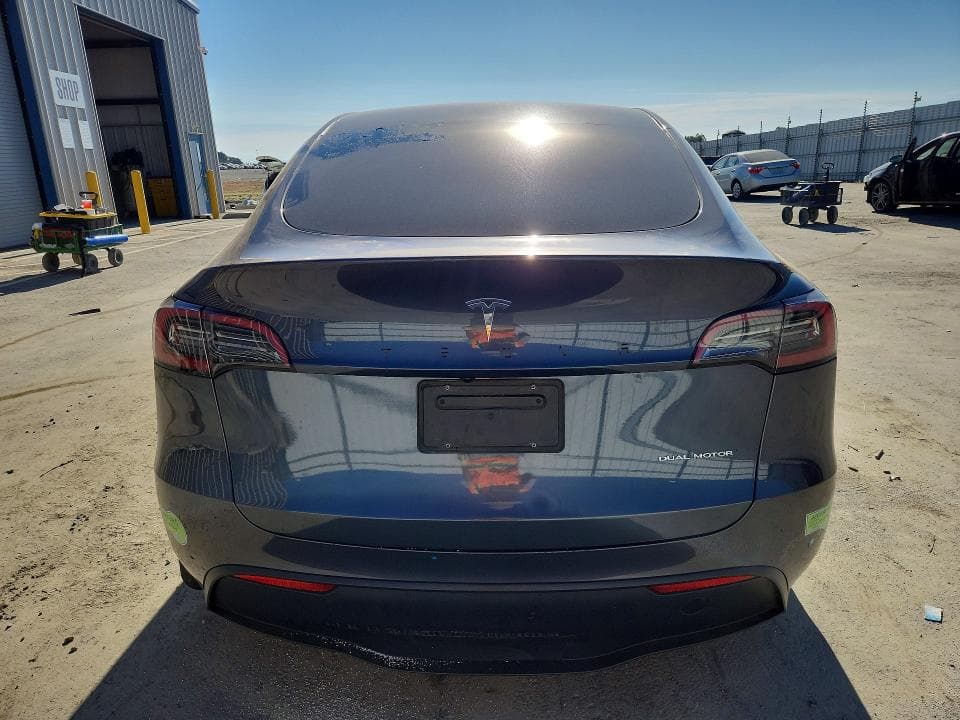 2023 TESLA MODEL Y 6