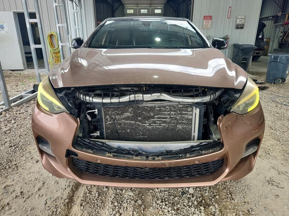 2017 INFINITI QX30 BASE 5