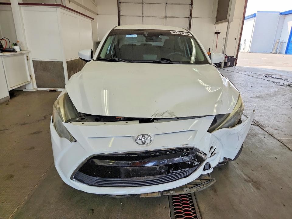 2017 TOYOTA YARIS 5