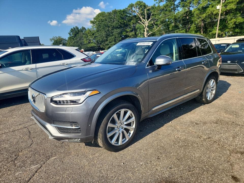 2017 VOLVO XC90 T6