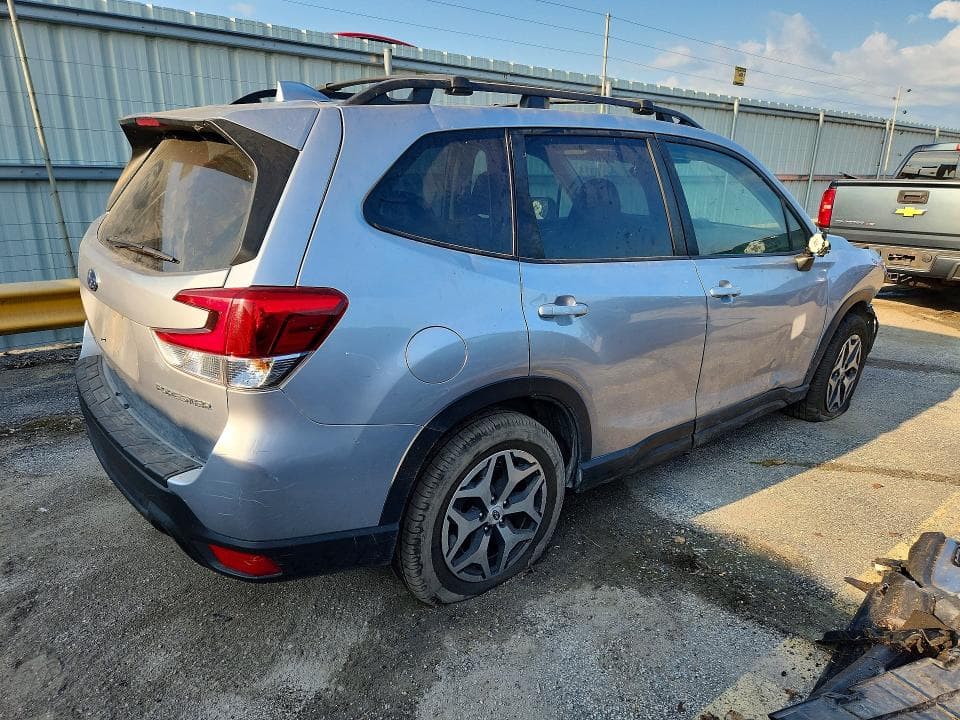 2022 SUBARU FORESTER PREMIUM 3