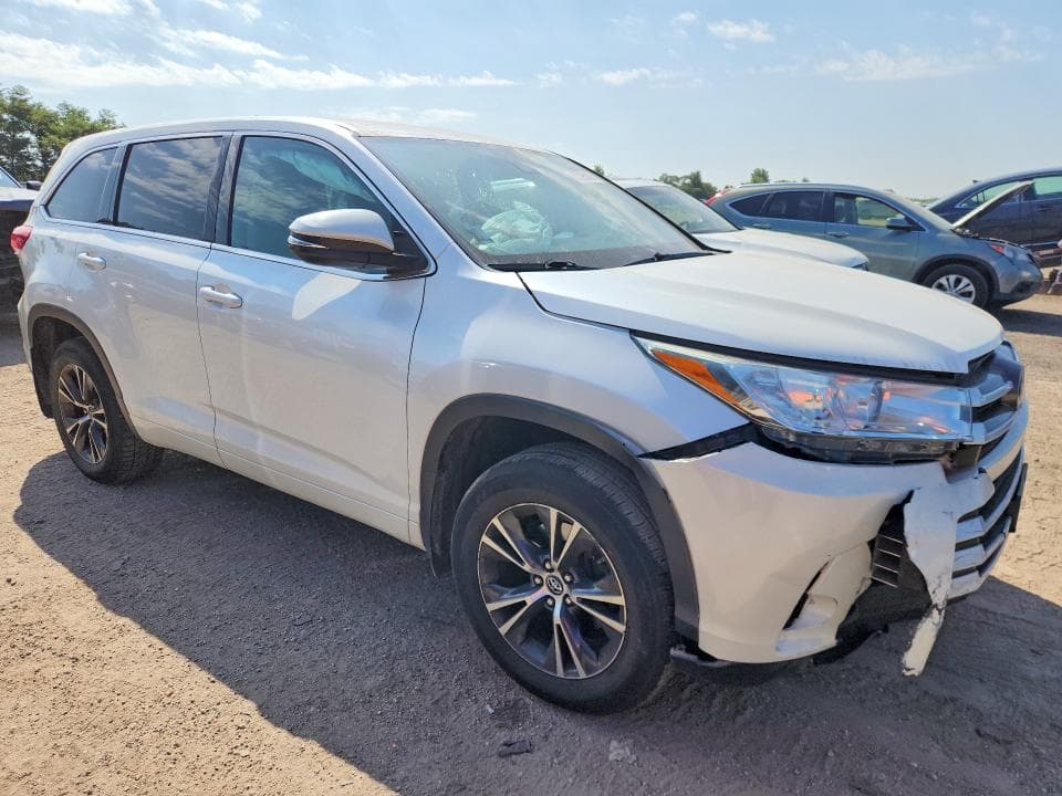 2018 TOYOTA HIGHLANDER LE 4
