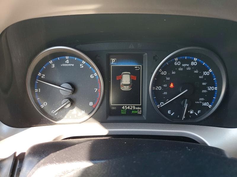 2017 TOYOTA RAV4 XLE 9