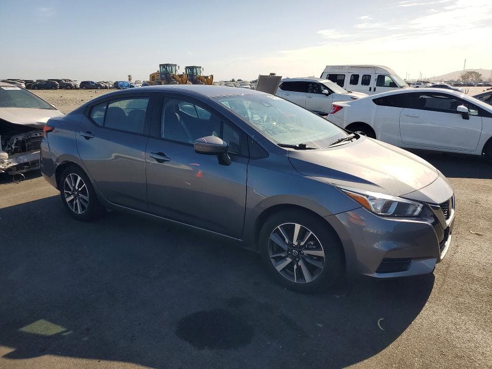 2021 NISSAN VERSA SV 4
