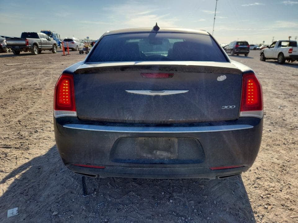 2018 CHRYSLER 300 LIMITED 6
