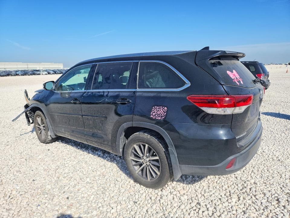 2018 TOYOTA HIGHLANDER XLE 2