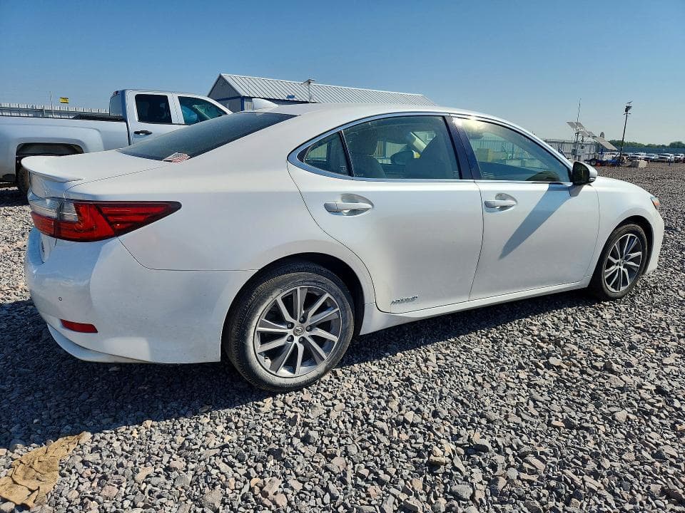2018 LEXUS ES 300H 3
