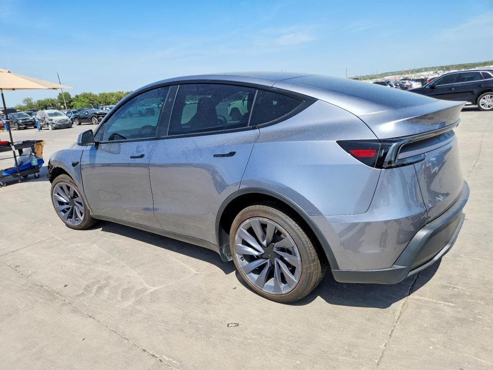 2026 TESLA MODEL Y 2