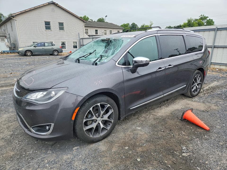 2018 CHRYSLER PACIFICA LIMITED - 1