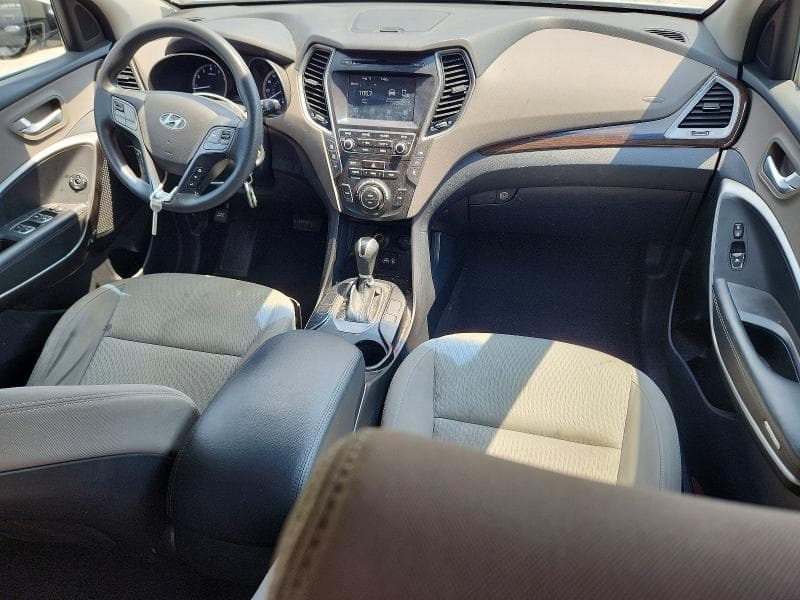 2017 HYUNDAI SANTA FE SE 8