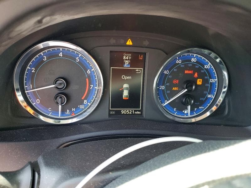 2017 TOYOTA COROLLA XLE 9