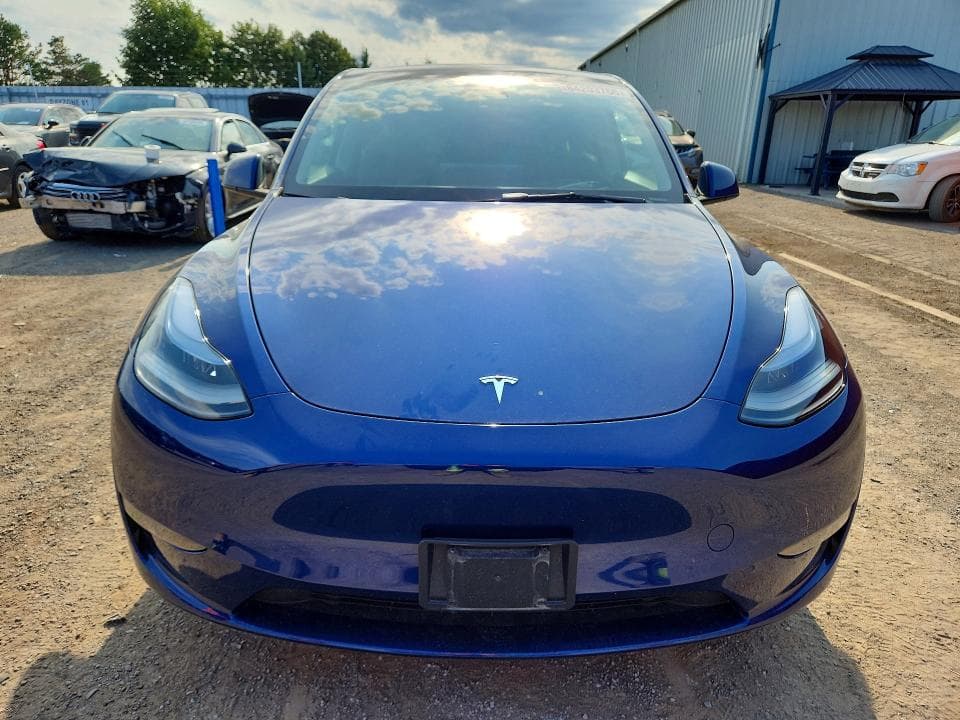 2024 TESLA MODEL Y 5