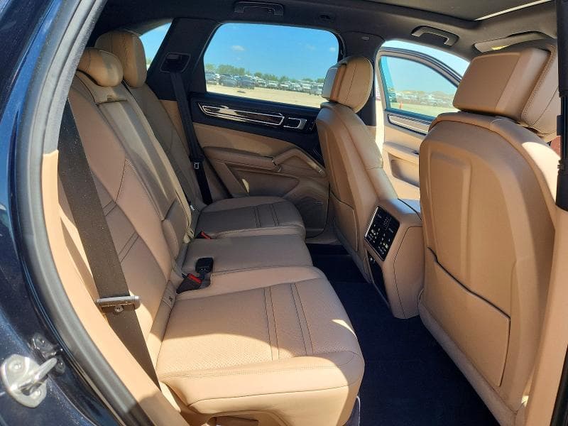 2019 PORSCHE CAYENNE SE HYBRID 11