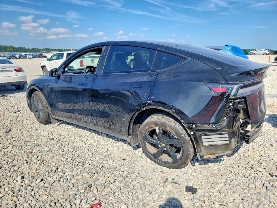 2026 TESLA MODEL Y 2