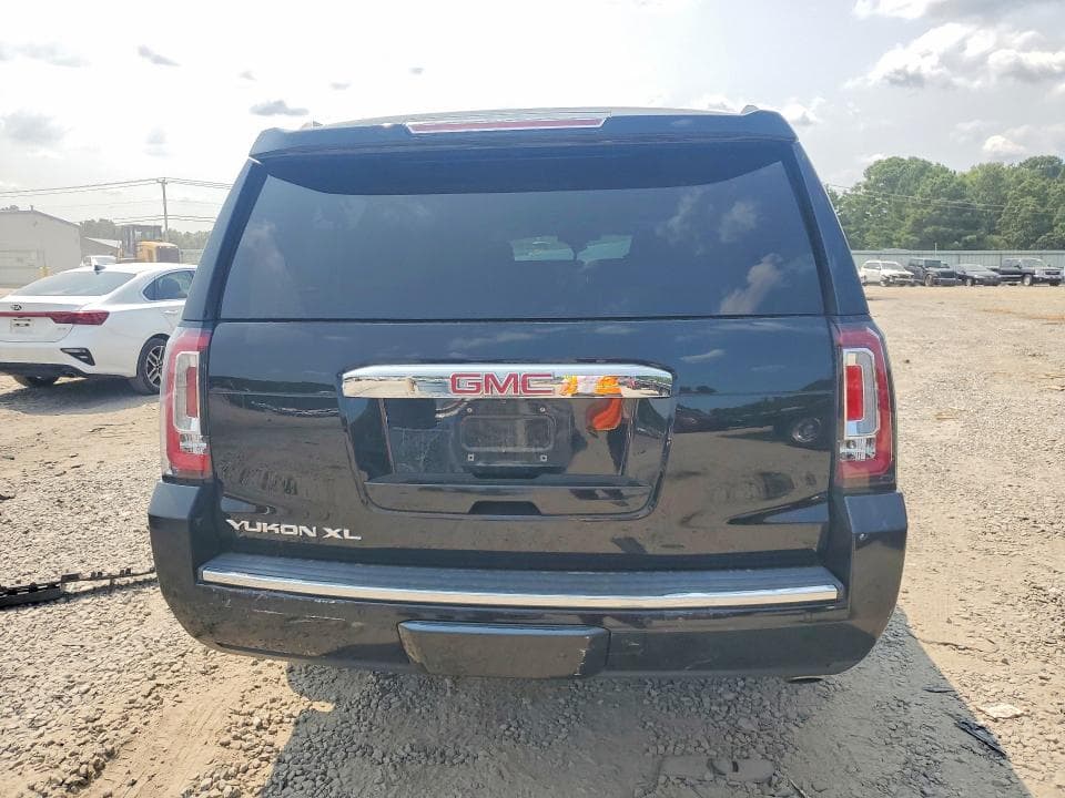 2017 GMC YUKON XL DENALI 6