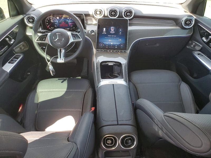 2026 MERCEDES-BENZ GLC 300 4MATIC 8