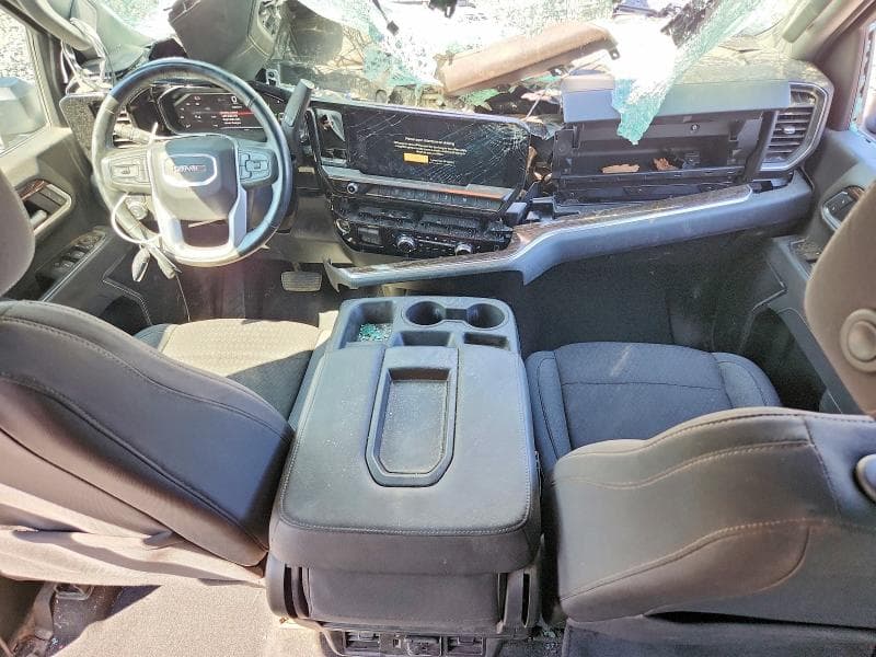 2025 GMC SIERRA K2500 SLE 8