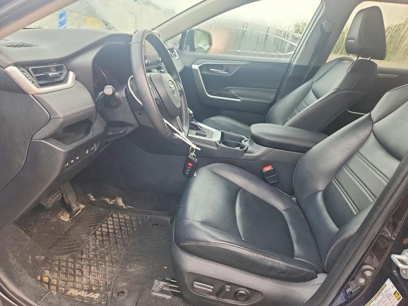 2020 TOYOTA RAV4 XLE 7