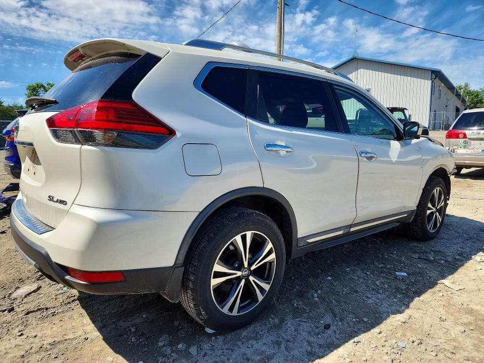 2017 NISSAN ROGUE SL 3
