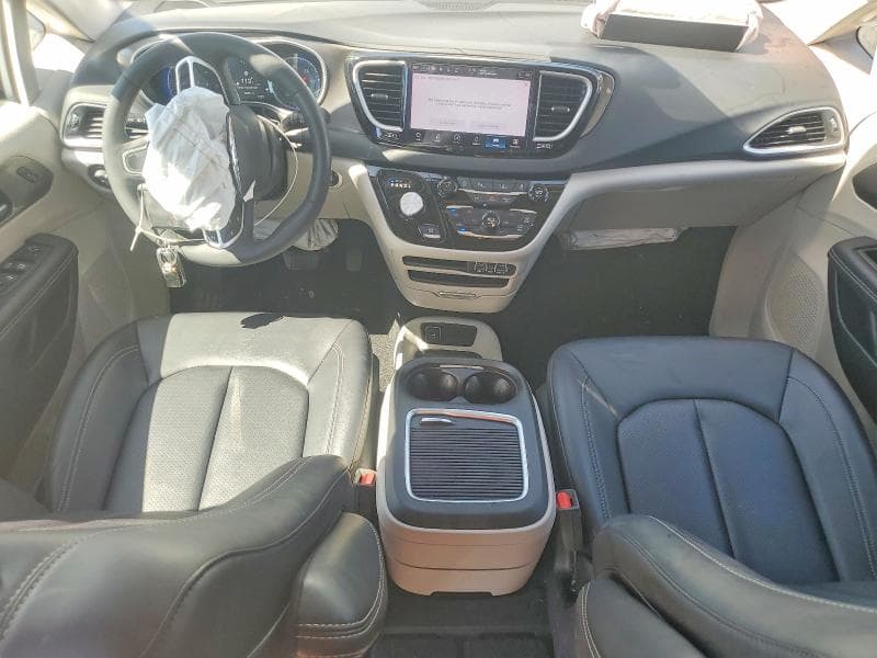 2024 CHRYSLER PACIFICA TOURING L 8