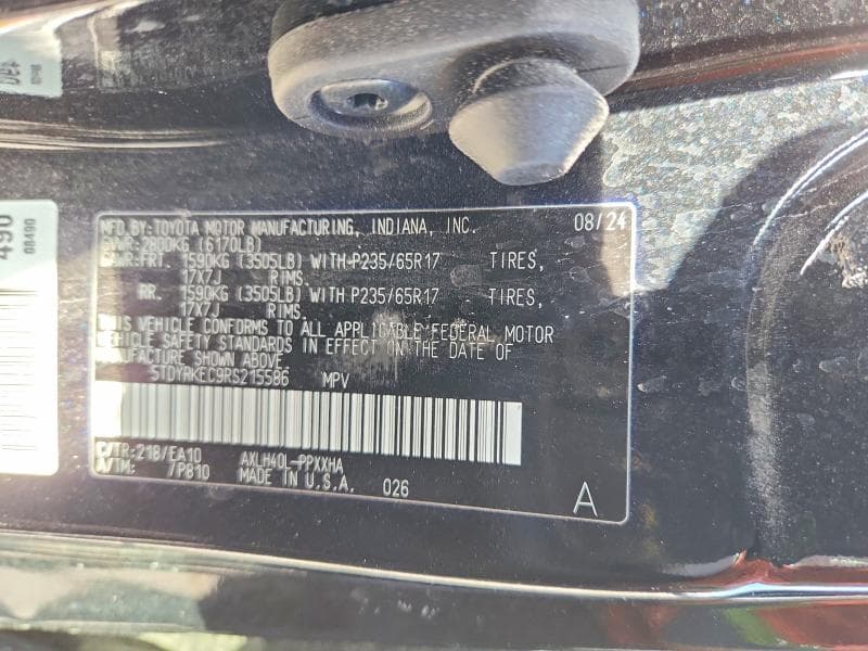 2024 TOYOTA SIENNA XLE 13