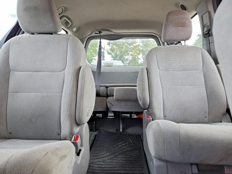 2018 TOYOTA SIENNA L 10