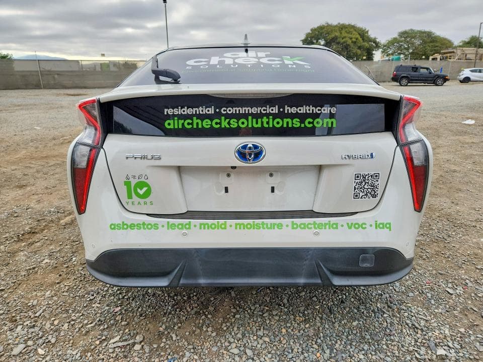 2017 TOYOTA PRIUS THREE TOURING 6