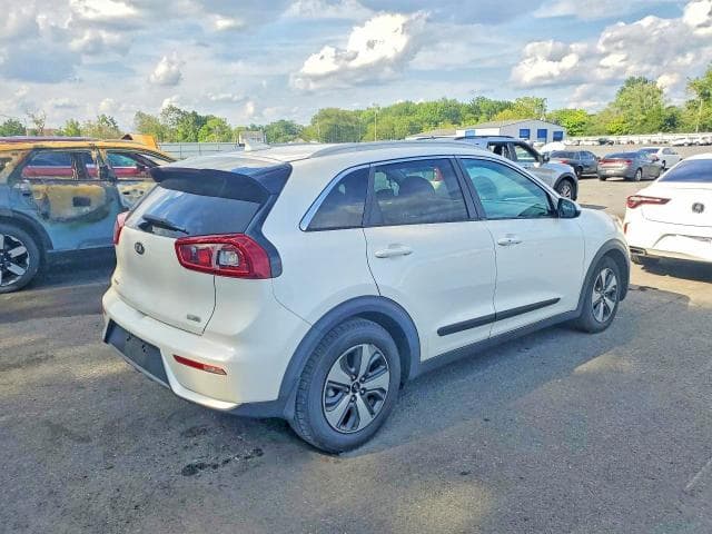 2017 KIA NIRO LX 3
