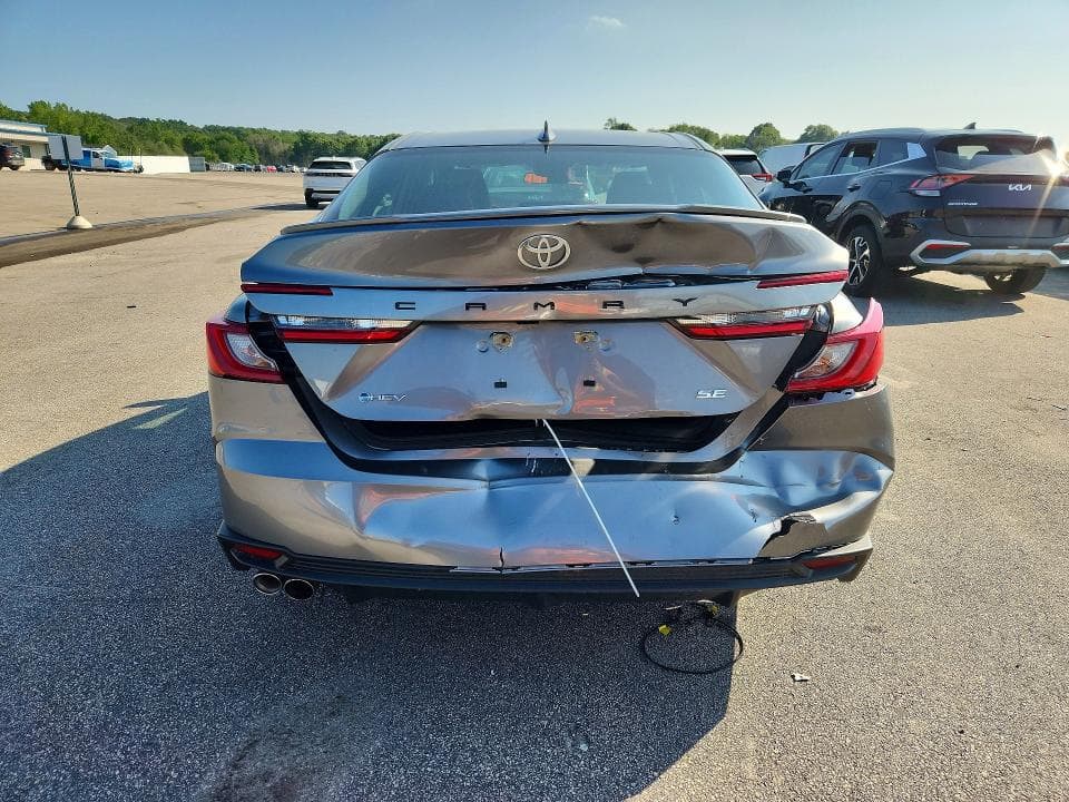 2025 TOYOTA CAMRY SE 6