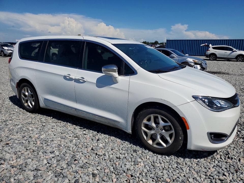 2019 CHRYSLER PACIFICA LIMITED 4
