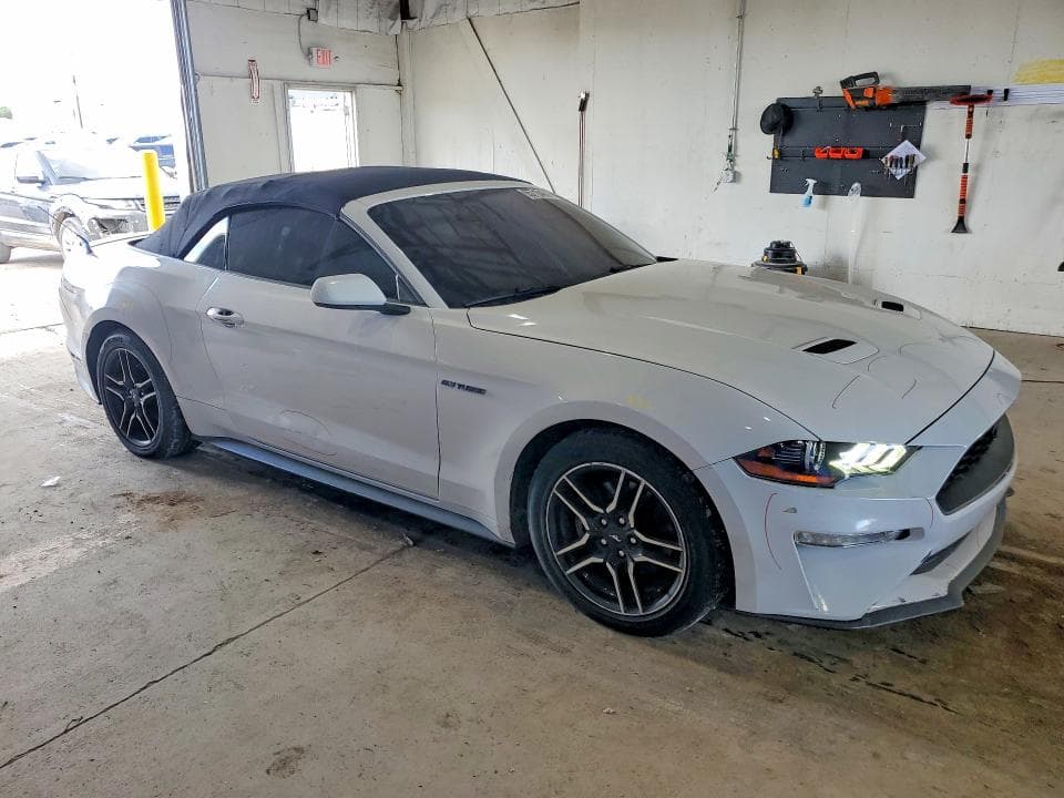 2019 FORD MUSTANG 4