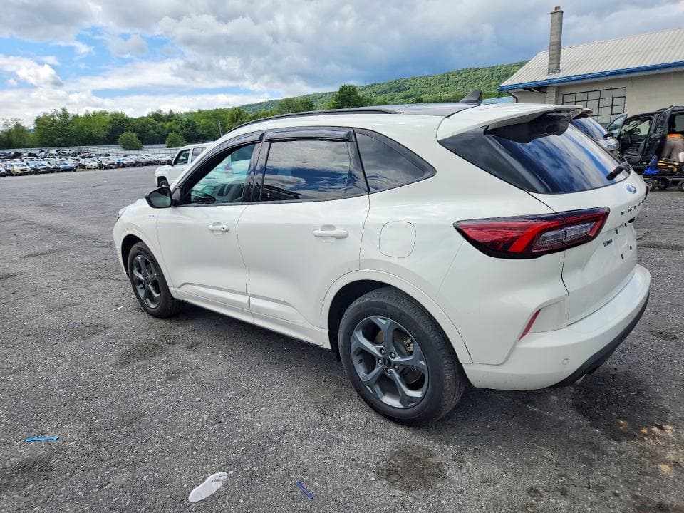 2023 FORD ESCAPE ST LINE 2