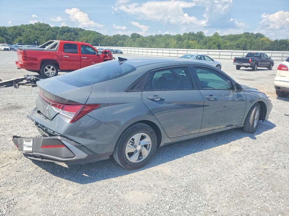 2026 HYUNDAI ELANTRA SE 3