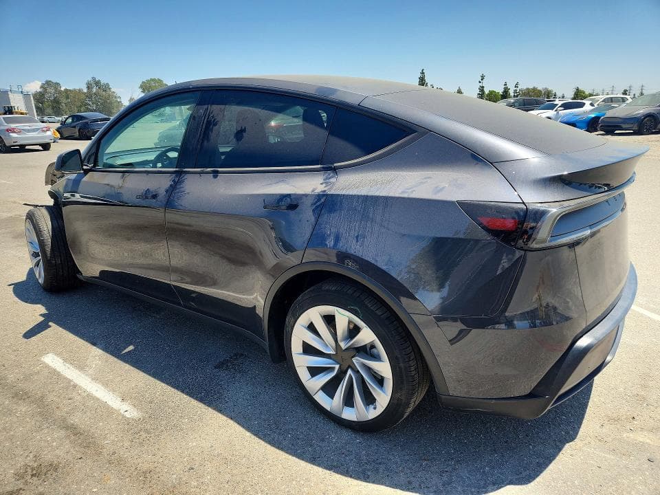 2026 TESLA MODEL Y 2