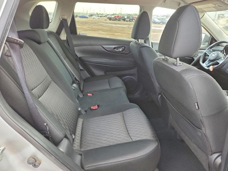 2017 NISSAN ROGUE SV 10