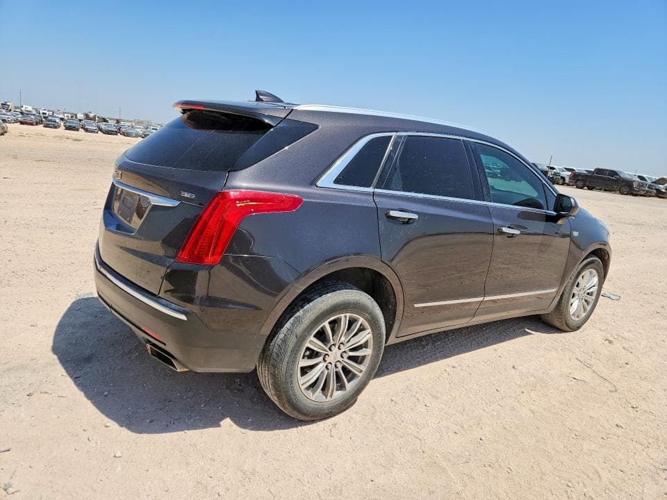 2018 CADILLAC XT5 3