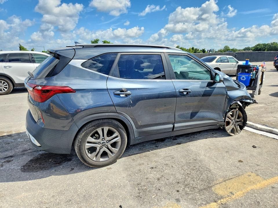 2023 KIA SELTOS S 3