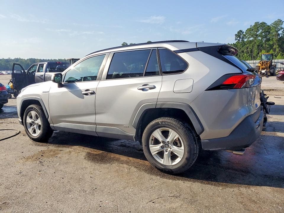 2020 TOYOTA RAV4 HYBRID XLE 2