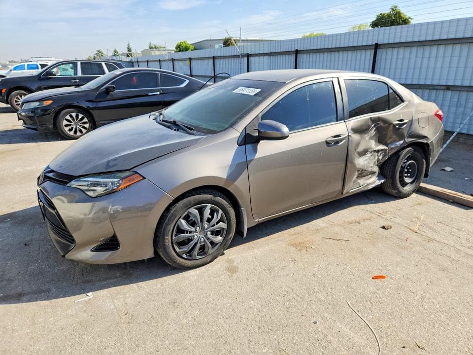 2019 TOYOTA COROLLA LE - 1