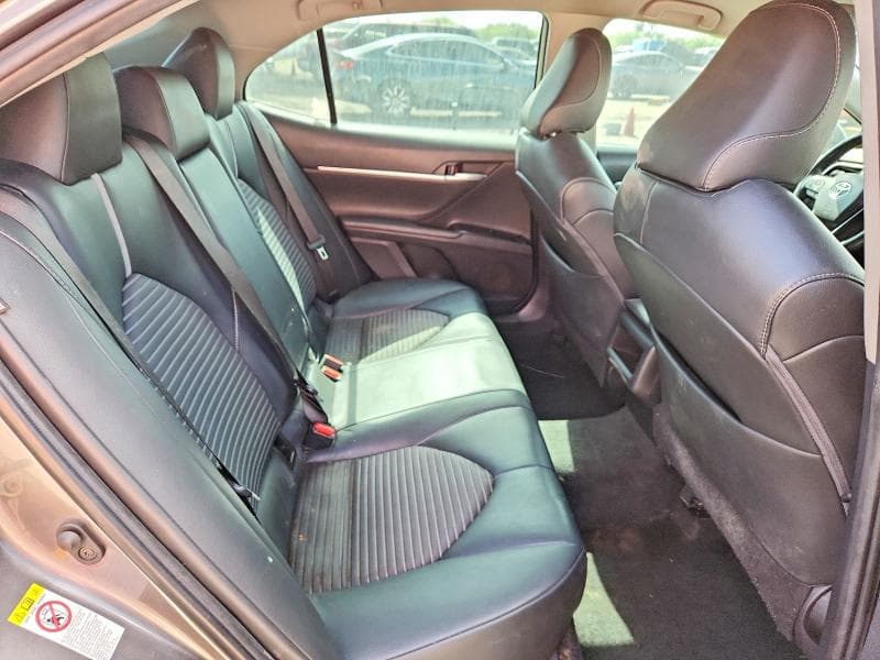 2018 TOYOTA CAMRY SE 10