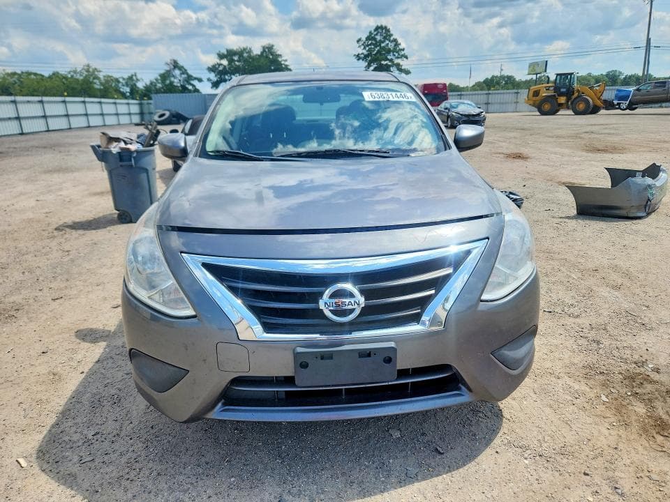 2019 NISSAN VERSA SV 5