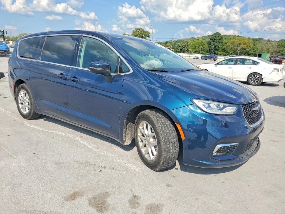 2023 CHRYSLER PACIFICA TOURING L 4