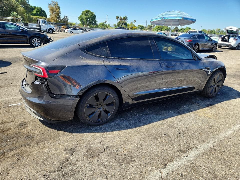 2025 TESLA MODEL 3 3